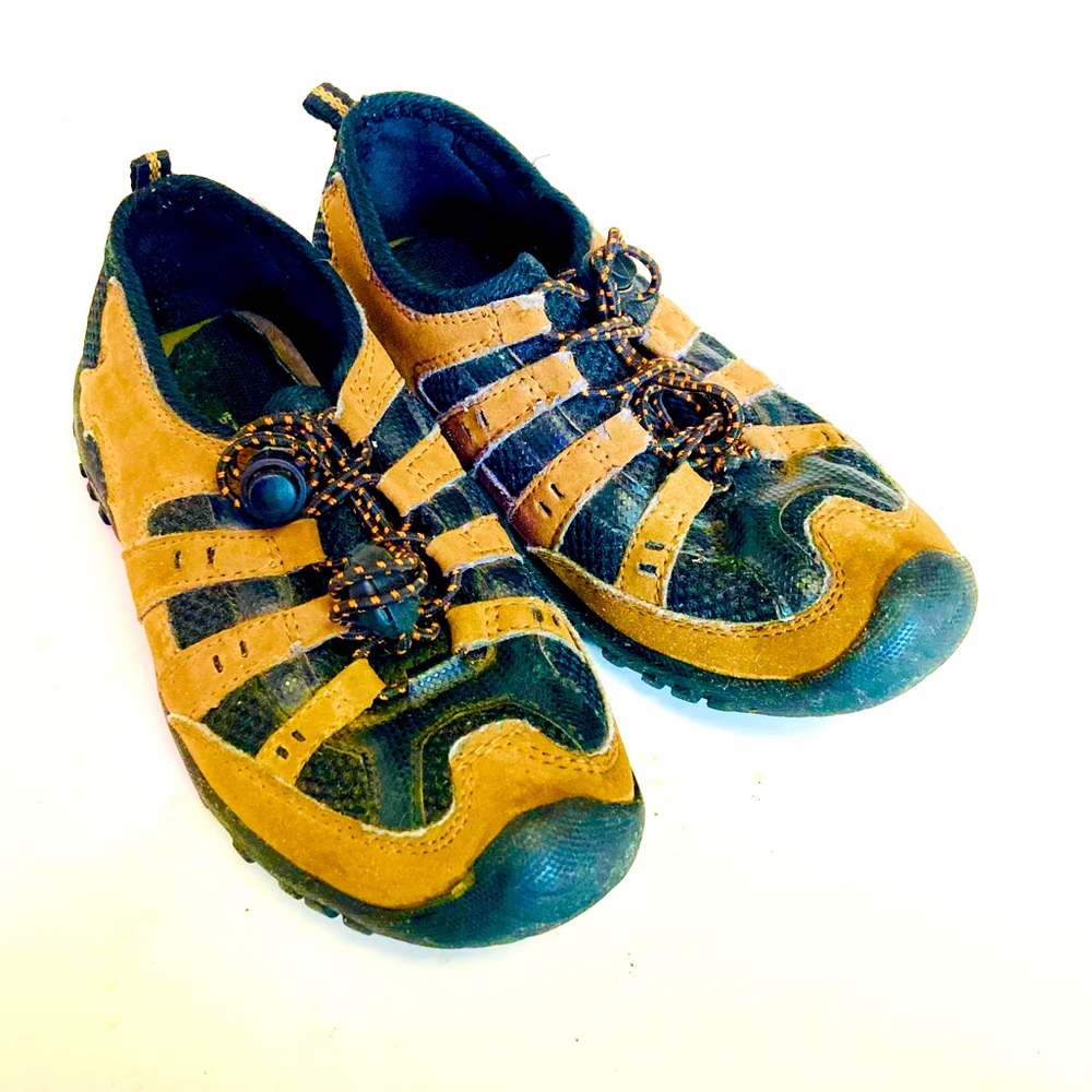 Boys Bass hikers shoes size 12 M
